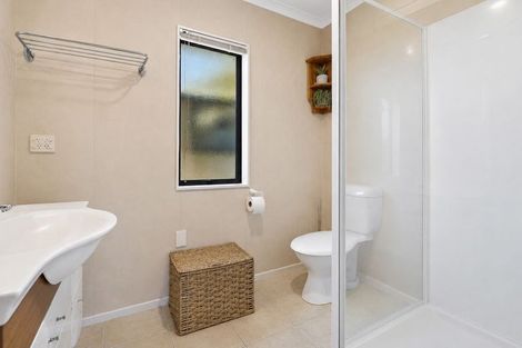 Photo of property in 40 Mcleod Place, Papamoa Beach, Papamoa, 3118