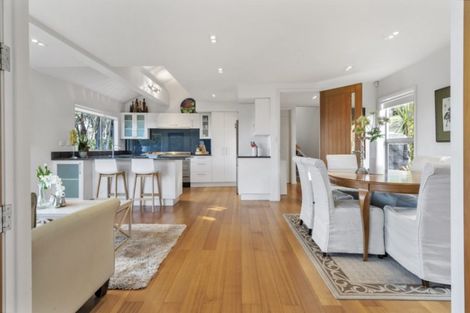 Photo of property in 7 Fenton Terrace, Cockle Bay, Auckland, 2014