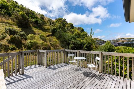 Photo of property in 18 Erlestoke Crescent, Churton Park, Wellington, 6037