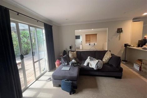 Photo of property in 9 Quibray Place, Botany Downs, Auckland, 2010