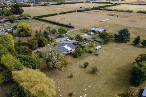 Photo of property in 72 Timaru Road, Waimate, 7924