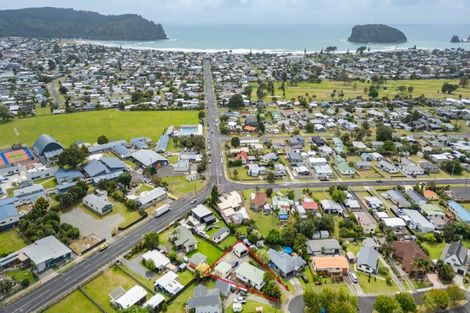 Photo of property in 106 Waverley Place, Whangamata, 3620