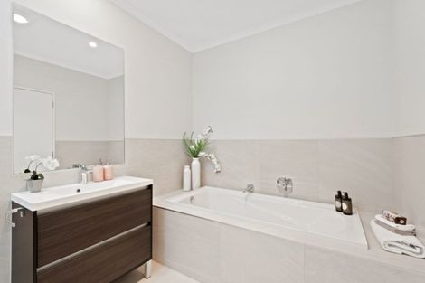 Photo of property in 46 Owen Chapman Drive, Red Beach, 0932