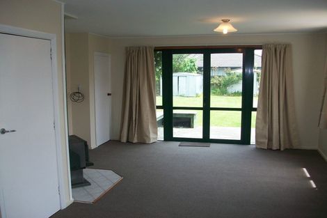 Photo of property in 37 Lambeth Crescent, Redwood, Christchurch, 8051