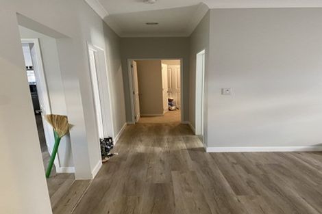 Photo of property in 2 Creggan Crescent, Flat Bush, Auckland, 2019