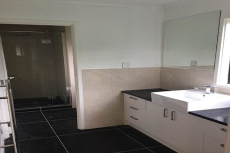 Photo of property in 14 Loloma Drive, Half Moon Bay, Auckland, 2012