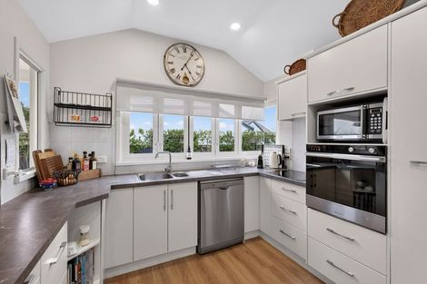 Photo of property in 8 Phoenix Place, Havelock North, 4130