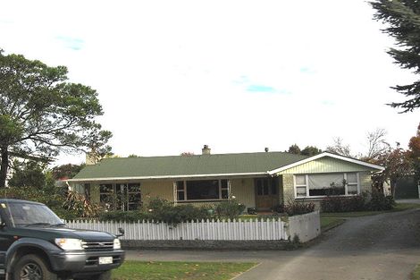 Photo of property in 49 Maidstone Road, Ilam, Christchurch, 8041