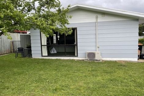 Photo of property in 2/4 Colonial Place, Kelvin Grove, Palmerston North, 4414