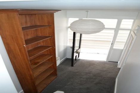 Photo of property in 29 Queen Street, Mount Victoria, Wellington, 6011