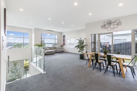 Photo of property in 24 Kittiwake Drive, Schnapper Rock, Auckland, 0632