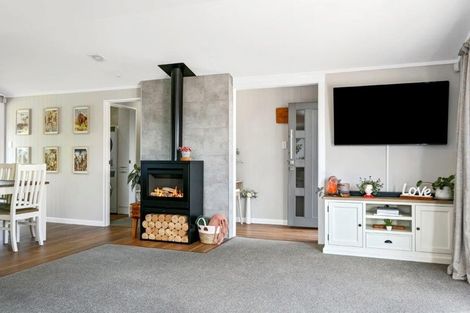 Photo of property in 76 Richmond Avenue, Richmond Heights, Taupo, 3330