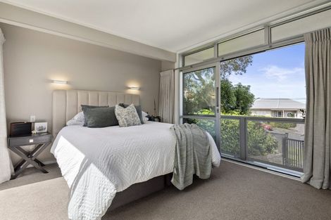 Photo of property in 473 Beach Road, Murrays Bay, Auckland, 0630