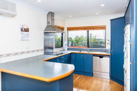 Photo of property in 24 Highgrove Drive, Grandview Heights, Hamilton, 3200