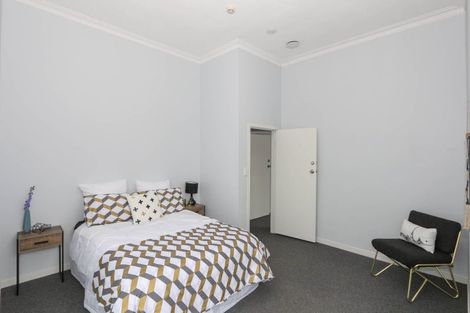 Photo of property in 70 Kelburn Parade, Kelburn, Wellington, 6012