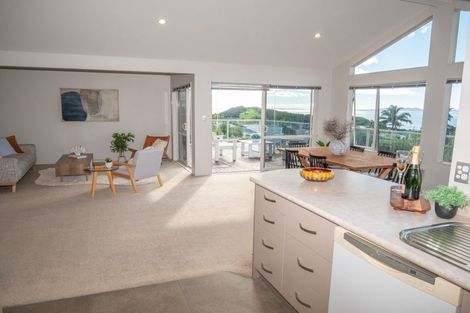 Photo of property in 11 Christine Drive, Coopers Beach, 0420