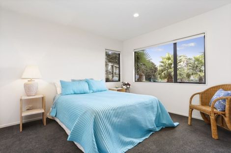 Photo of property in 11 Dorchester Place, Orewa, 0931