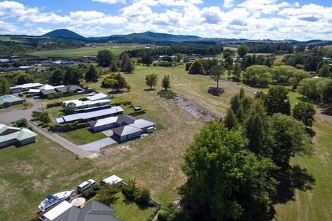 Photo of property in 34 Lakemere Way, Kinloch, Taupo, 3377