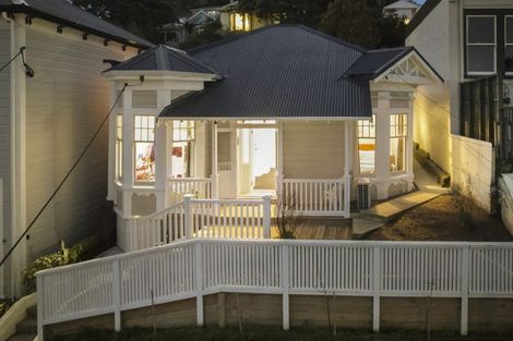 Photo of property in 28 Medway Street, Island Bay, Wellington, 6023