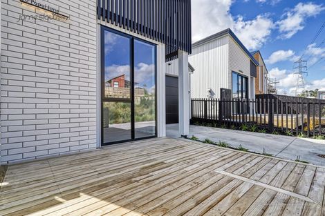 Photo of property in 20 Papai Lane, Massey, Auckland, 0614