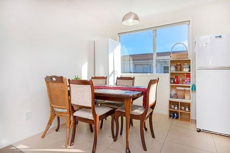 Photo of property in 2/36 Archmillen Avenue, Pakuranga Heights, Auckland, 2010