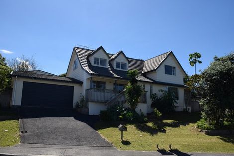 Photo of property in 13 Noel Williams Place, Windsor Park, Auckland, 0630