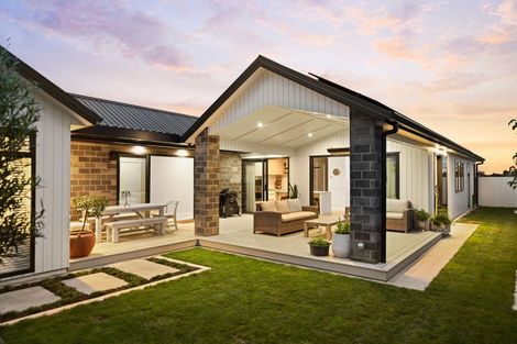 Photo of property in 92 Hugo Shaw Drive, Cambridge, 3434