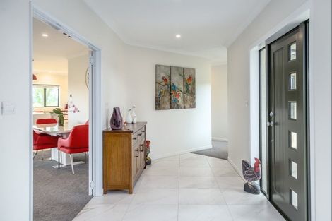 Photo of property in 2/53 Jellicoe Street, Greytown, 5712