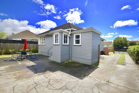 Photo of property in 17 Paul Crescent, Fairfield, Hamilton, 3214