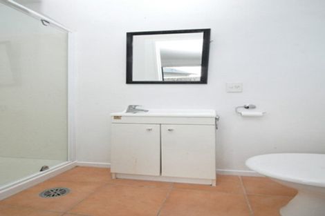 Photo of property in 56 Woodbank Drive, Glen Eden, Auckland, 0602