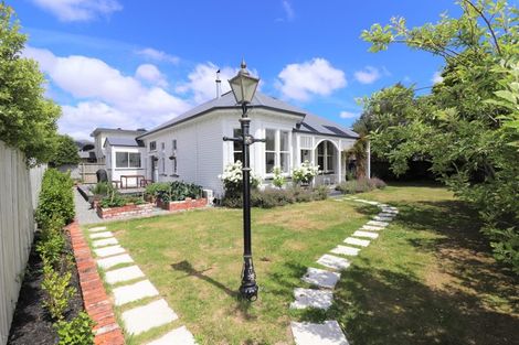 Photo of property in 98 Somerfield Street, Somerfield, Christchurch, 8024