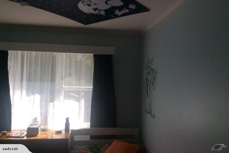 Photo of property in 5 Cron Avenue, Te Atatu South, Auckland, 0610