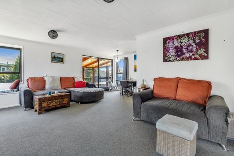 Photo of property in 10 Tawari Street, Inglewood, 4330