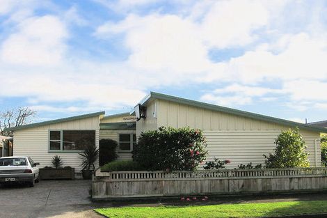 Photo of property in 15 Parata Street, Hokowhitu, Palmerston North, 4410
