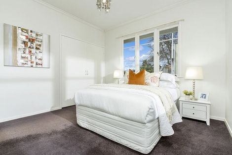 Photo of property in 78a Lake Road, Narrow Neck, Auckland, 0624