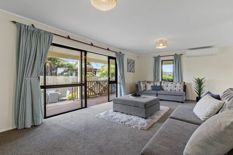 Photo of property in 27 Radiata Street, Fairview Downs, Hamilton, 3214