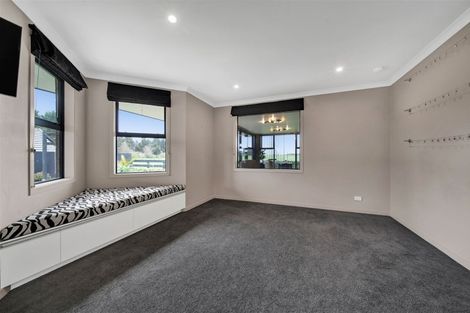 Photo of property in 15 Wentworth Lane, Waiwhakaiho, New Plymouth, 4312