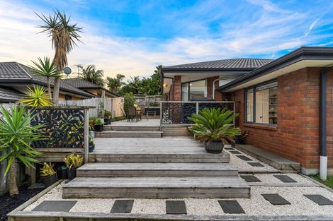 Photo of property in 19 William Gamble Drive, Greenhithe, Auckland, 0632