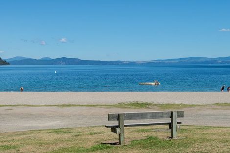 Photo of property in 34 Lakemere Way, Kinloch, Taupo, 3377
