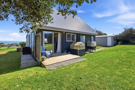 Photo of property in 21 Whenuariri Place, Maketu, Te Puke, 3189