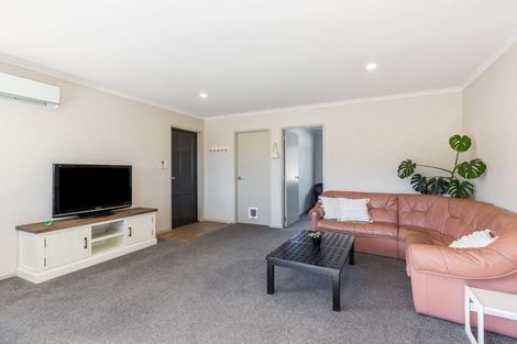 Photo of property in 78 Sunstone Crescent, Timberlea, Upper Hutt, 5018