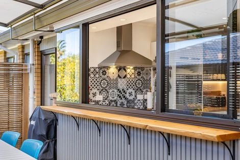 Photo of property in 9 Westpark Drive, West Harbour, Auckland, 0618