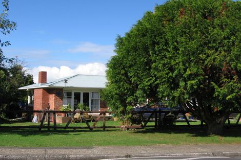 Photo of property in 81 Gloria Avenue, Te Atatu Peninsula, Auckland, 0610