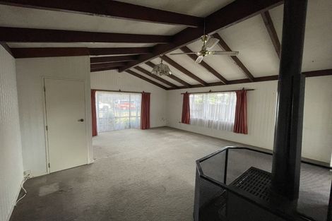 Photo of property in 8 Zenith Place, Conifer Grove, Takanini, 2112