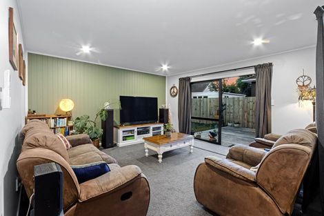 Photo of property in 185 Langdons Road, Northcote, Christchurch, 8052