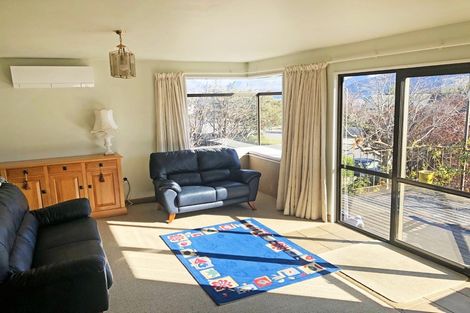 Photo of property in 17 Oregon Drive, Kelvin Heights, Queenstown, 9300