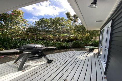 Photo of property in 27 Park Hill Road, Birkenhead, Auckland, 0626