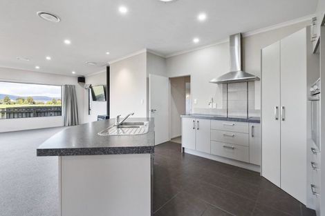 Photo of property in 47 Tennyson Avenue, Kelvin Grove, Palmerston North, 4414