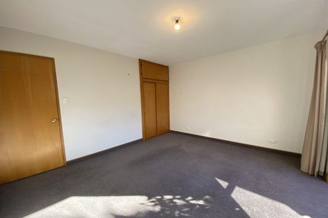 Photo of property in 2/5 Derenzy Place, Avonhead, Christchurch, 8042