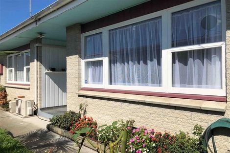 Photo of property in 2/210a Grove Road, Mayfair, Hastings, 4122